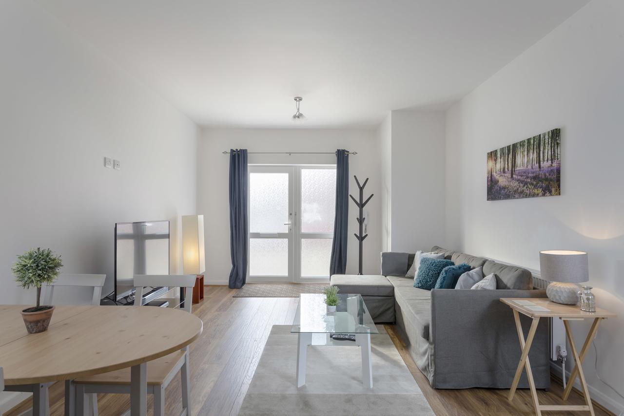 1 Bed Apt Sleeps 4 Luton  Exterior foto